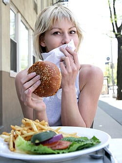 Lady-eating-burger