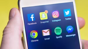 apps-blur-cellphone-533446